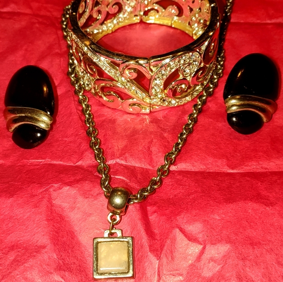 Beautiful vintage jewelry set / lot~silver rhinestone bracelet~earrings~… - Picture 2 of 2